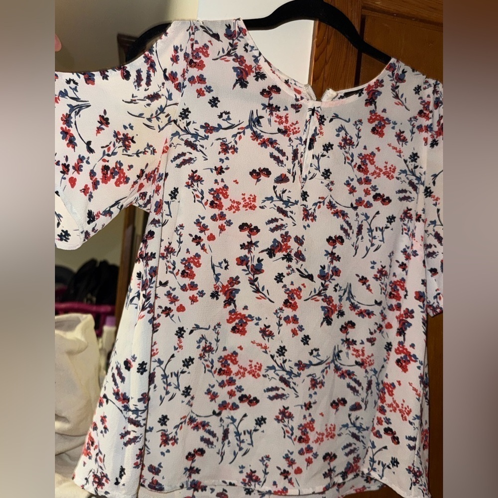 Atmosphere size 6 shirt